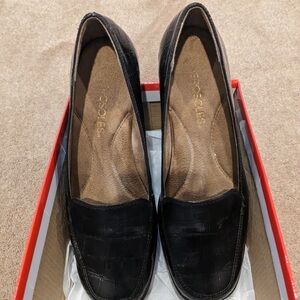 Size 6 1/2 brown shirt wedge heal